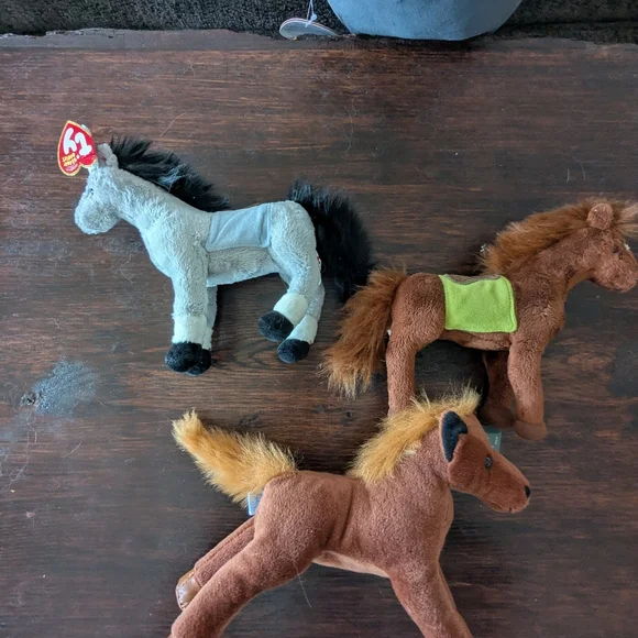 ☃️FLASH SALE☃️ Kentucky Derby Racehorse Beanie Babies Set Of 3 - Picture 2 of 2